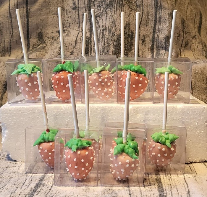 Strawberry Cake Pops